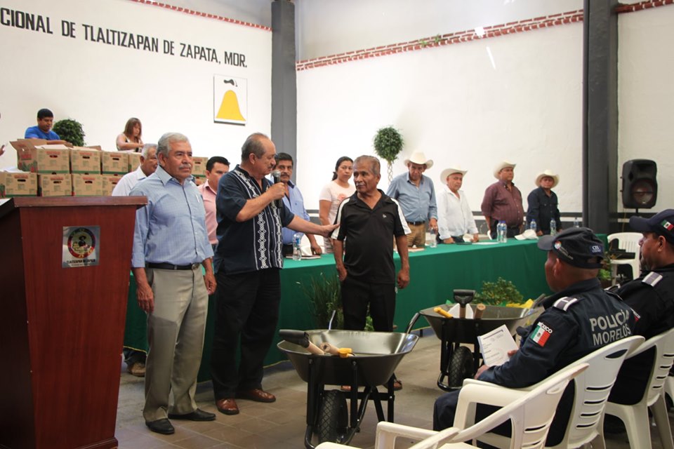ENTREGA DE APOYO DE IMPLEMENTOS AL COMITÉ DE SANEAMIENTO AMBIENTAL COMUNITARIO DE TICUMÁN.